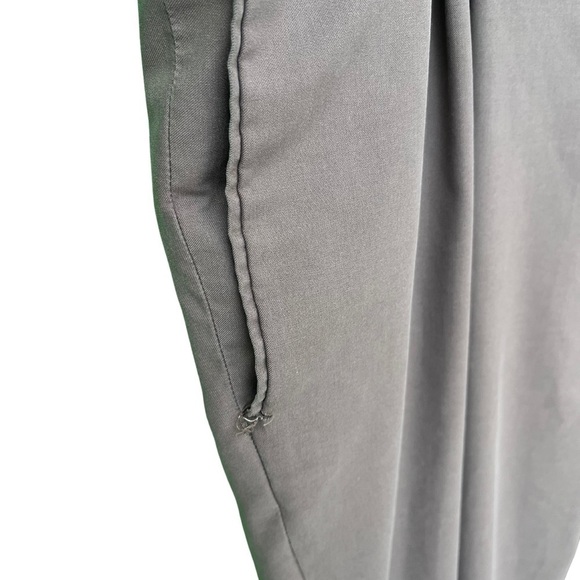 Roundtree and Yorke TravelSmart Dress Pants. Mocha. 46 x 29 - Picture 3 of 8